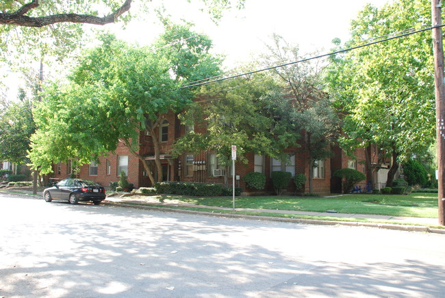 Rawlins/Throckmorton Apartments in Dallas, TX - Building Photo - Building Photo