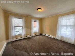 15 Laurel St in Somerville, MA - Building Photo - Building Photo