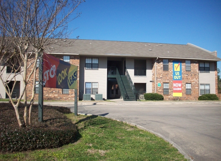 Emerald Point Apartments in Lake Charles, LA - Building Photo