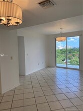 3500 Coral Way, Unit 910 in Coral Gables, FL - Building Photo - Building Photo