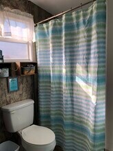 801 11th Ave W, Unit REAR APT in Palmetto, FL - Foto de edificio - Building Photo