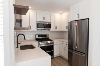 713 Stevens St in Geneva, IL - Building Photo - Building Photo