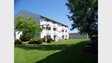 Fox Court Apartments in Spokane, WA - Foto de edificio - Building Photo