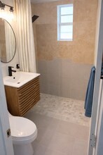 3915 N Meridian Ave, Unit 203 in Miami Beach, FL - Building Photo - Building Photo