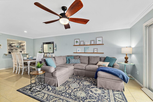 11 Oceanside Dr