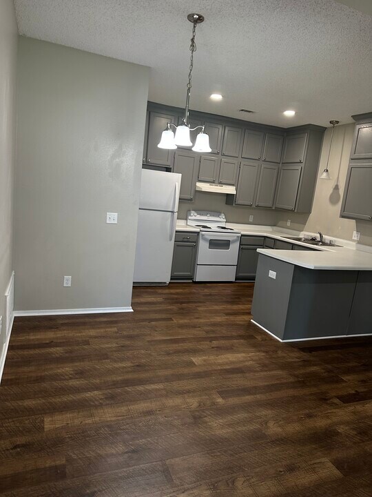 1340 Fredonia St in Springdale, AR - Building Photo