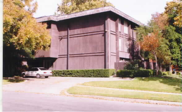 Chalet Apartments in Dallas, TX - Building Photo - Building Photo