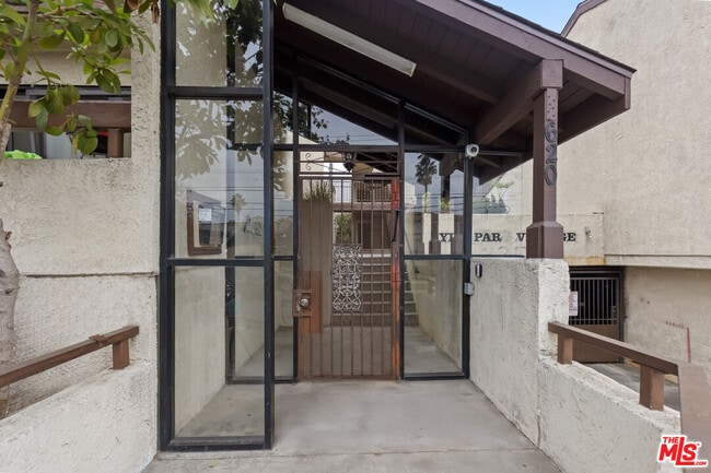 620 W Hyde Park Blvd in Inglewood, CA - Building Photo - Building Photo