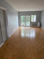 9281 W Bay Harbor Dr in Bay Harbor Islands, FL - Building Photo