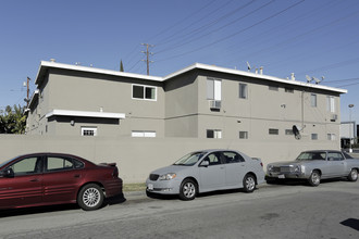 Heather Apartments in Long Beach, CA - Building Photo - Building Photo