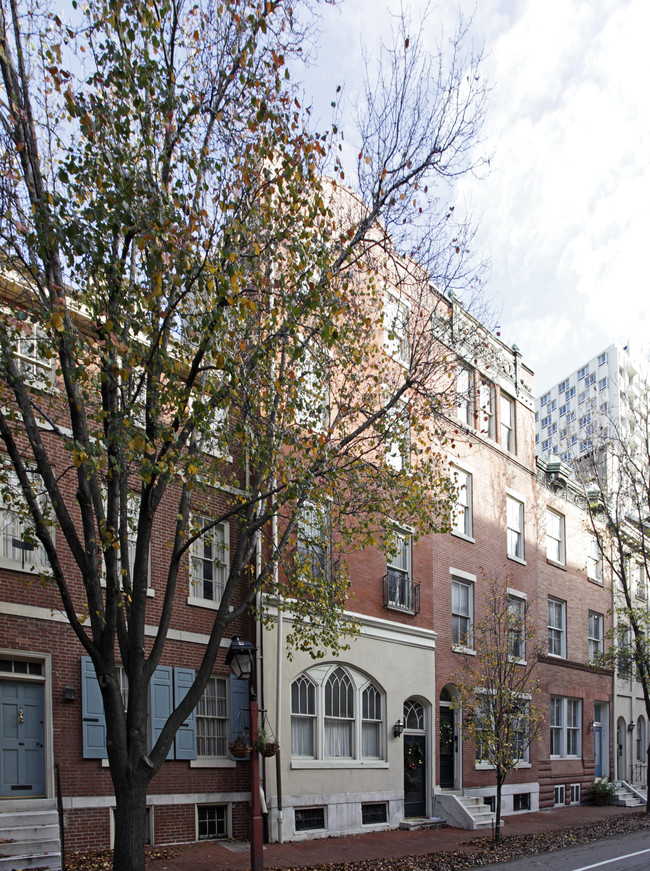 723 Spruce St in Philadelphia, PA - Foto de edificio - Building Photo