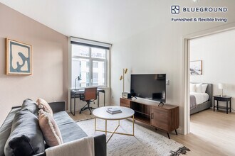 1955 129th Ave NE-Unit -FL6-ID1000 in Bellevue, WA - Building Photo - Building Photo