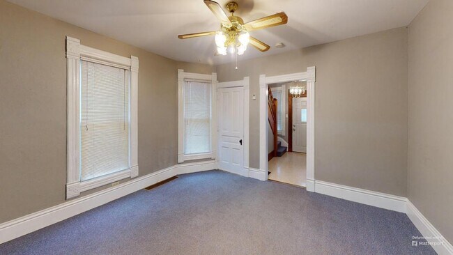 113 Madison Ave in Dixon, IL - Building Photo - Building Photo