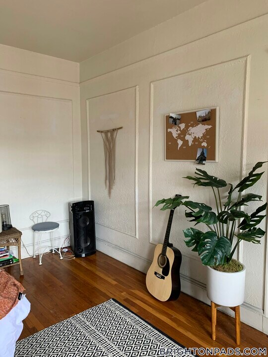 66 Chiswick Rd in Boston, MA - Building Photo