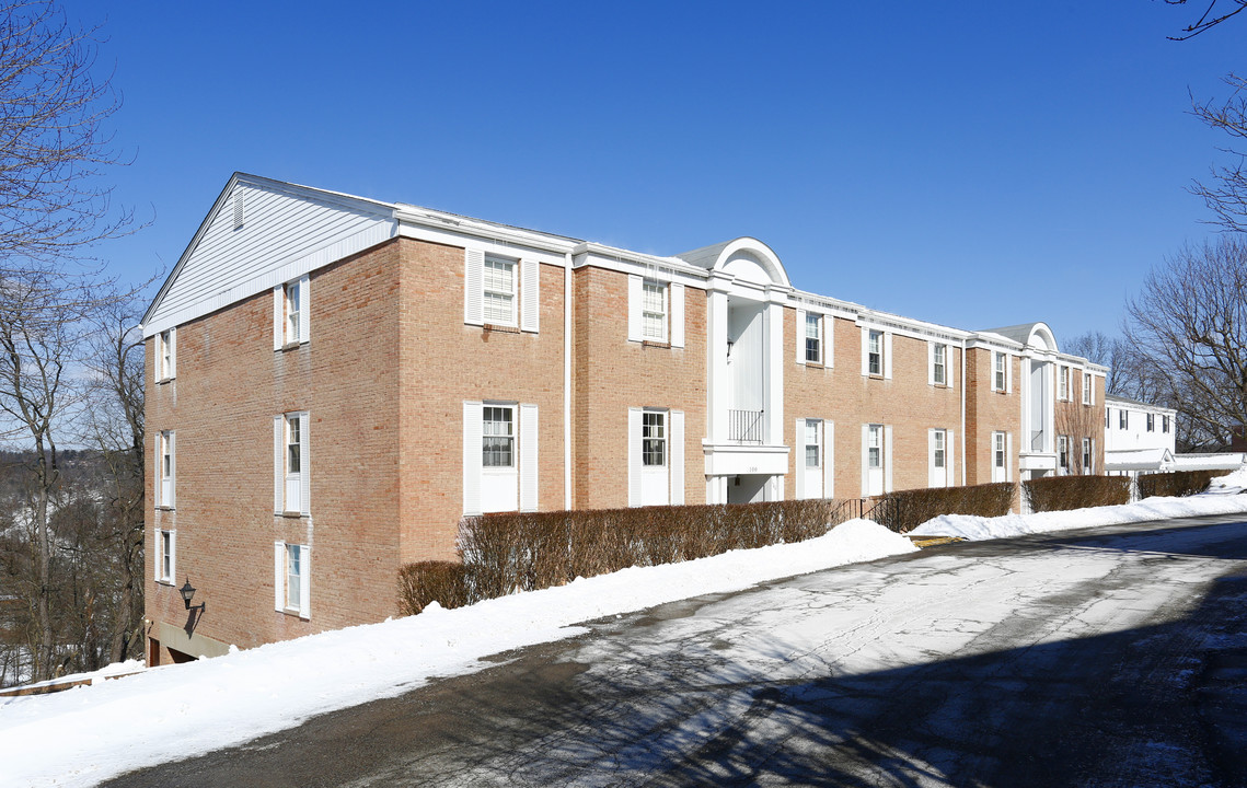 Camelot in Pittsburgh, PA - Building Photo