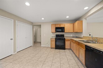 806 Grand Plains Dr in Houston, TX - Building Photo - Building Photo