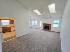 2112 Weybridge Dr in Virginia Beach, VA - Building Photo - Building Photo