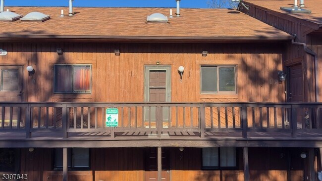 1 Snowbird Ct in Vernon, NJ - Building Photo - Building Photo