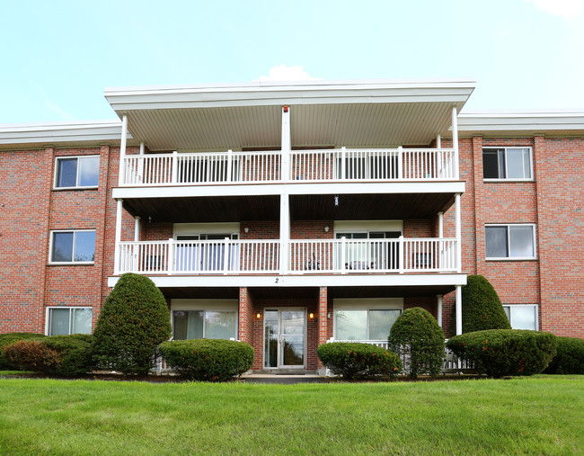 Kenmore Apartments in Southington, CT - Building Photo - Building Photo