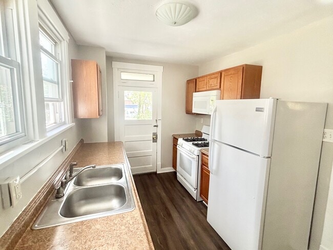 950 Berkshire Ave in Pittsburgh, PA - Building Photo - Building Photo