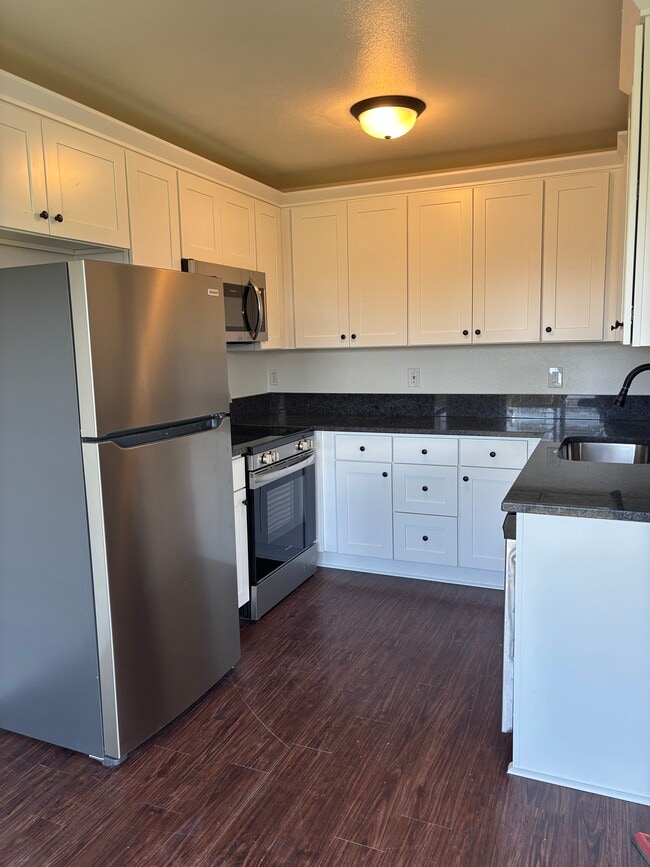 2010 Cypress Ct, Unit 2008 in Lebanon, OR - Building Photo - Building Photo