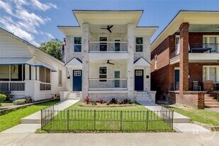 905 E Park Ave in Savannah, GA - Building Photo