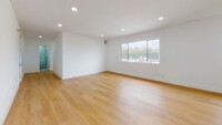 212 S Arnaz Dr in Beverly Hills, CA - Building Photo - Interior Photo