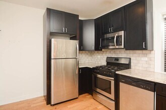 2210 W Eastwood Ave in Chicago, IL - Building Photo - Building Photo