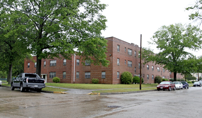 Riverside Terrace in Norfolk, VA - Building Photo - Building Photo