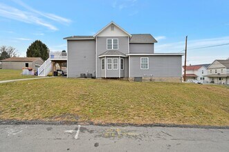 127 W Line St in Olyphant, PA - Building Photo - Building Photo