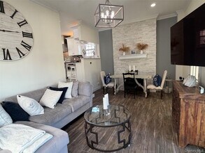 326 E Walnut St in Long Beach, NY - Building Photo - Building Photo