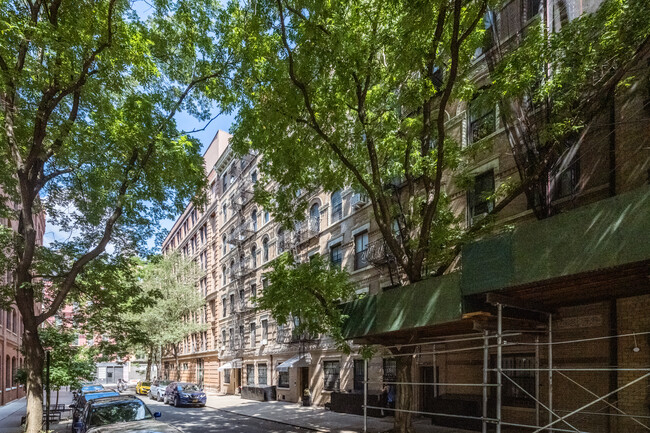 308-316 Mott St in New York, NY - Foto de edificio - Building Photo