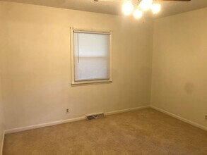 200 S Grove St in Normal, IL - Building Photo - Building Photo