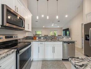 1334 Center Ln in Naples, FL - Building Photo - Building Photo