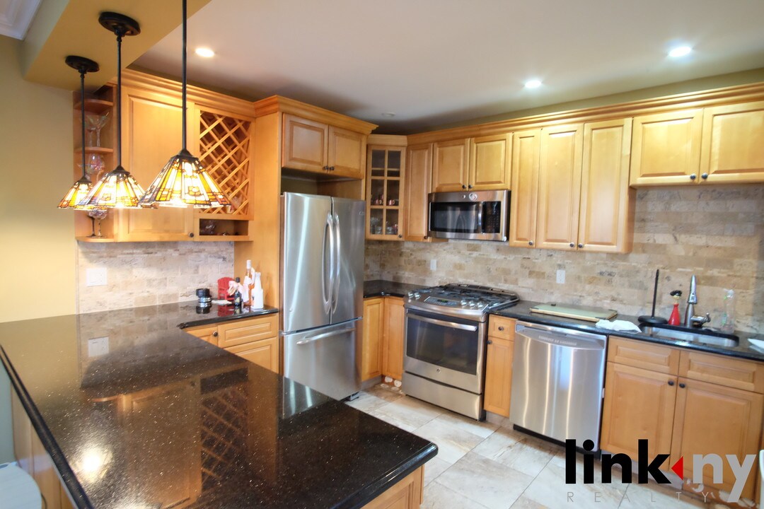 37 Murray Ave in Yonkers, NY - Building Photo