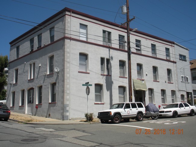 162 Santa Fe Ave in Richmond, CA - Foto de edificio - Building Photo