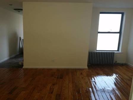 896 Greene Ave in Brooklyn, NY - Building Photo