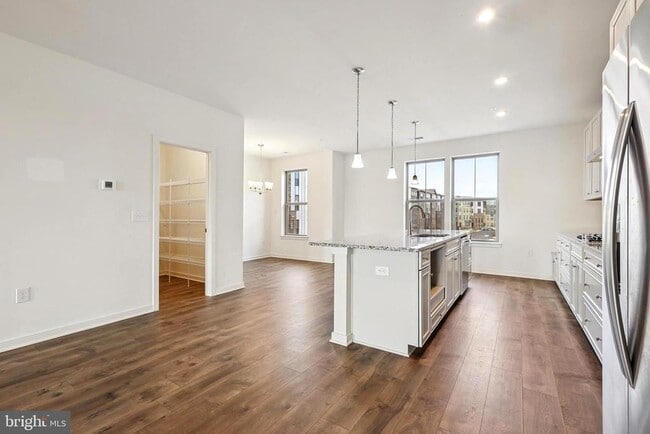 46007 Woodpecker Sq in Countryside, VA - Building Photo - Building Photo