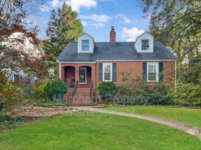 111 W Hillcrest Dr in Greenville, SC - Building Photo