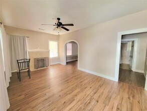2811 Chenevert St in Houston, TX - Building Photo - Building Photo