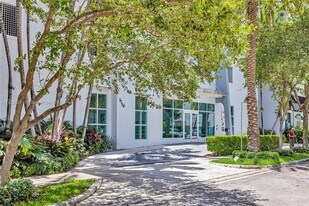 2275 Biscayne Blvd in Miami, FL - Building Photo