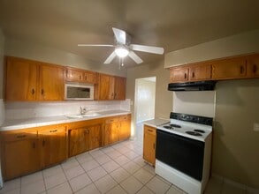 210 E Harding Ave in Bakersfield, CA - Building Photo - Building Photo