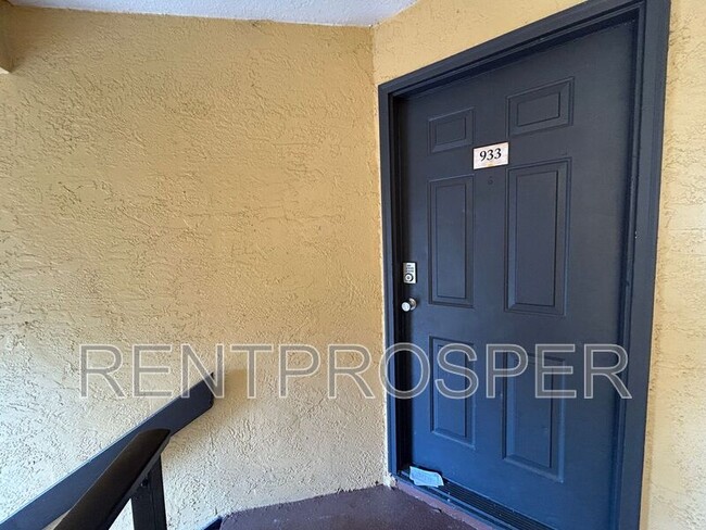 4642 Commander Dr in Orlando, FL - Building Photo - Building Photo