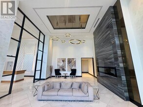 255 Bay St in Ottawa, ON - Building Photo - Building Photo