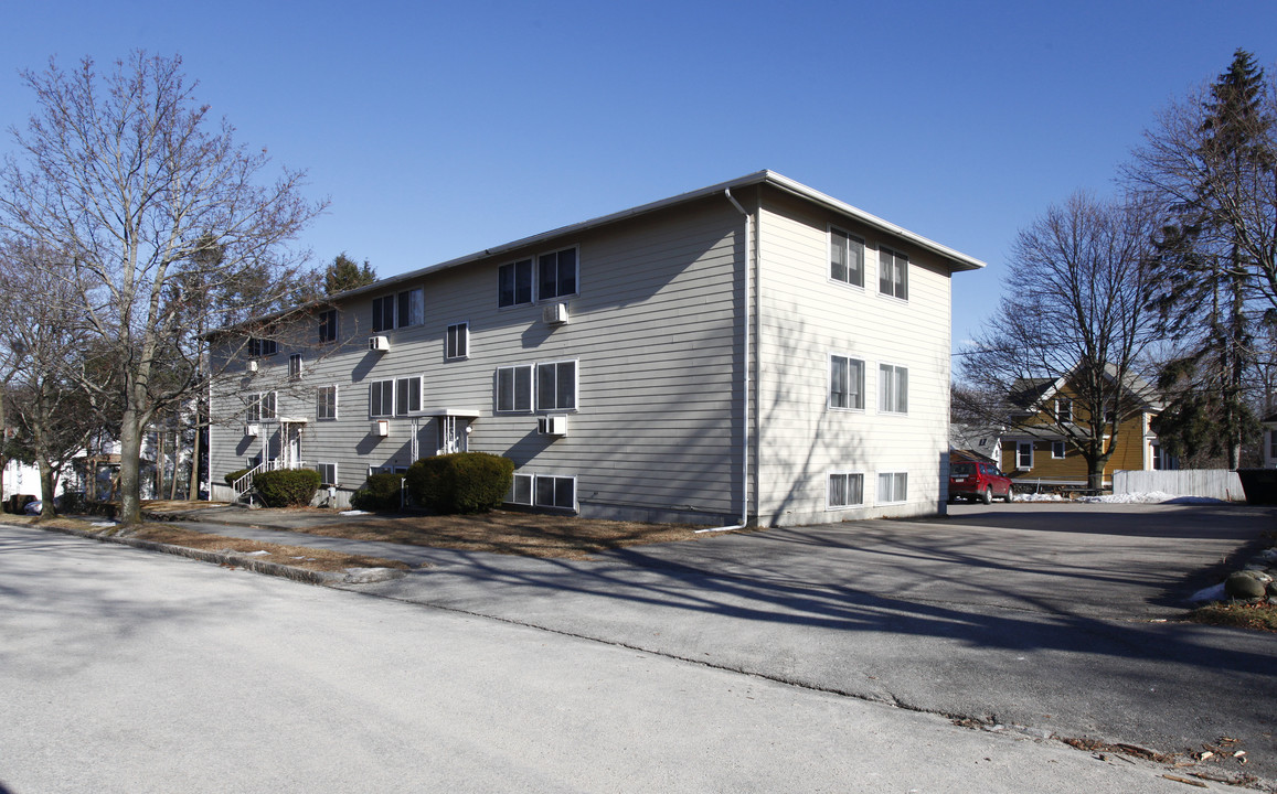 151 Delmont Ave in Worcester, MA - Foto de edificio