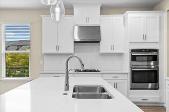 9292 Tequila Sunrise Dr in Sarasota, FL - Building Photo - Building Photo