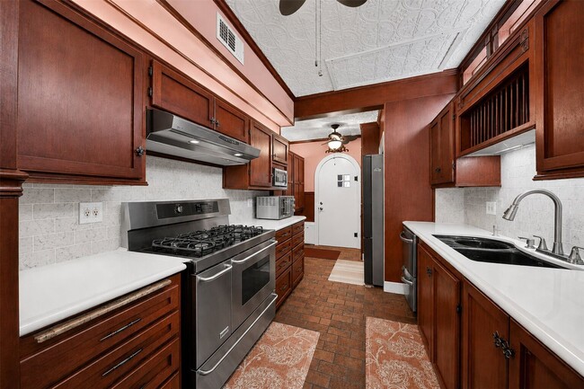 property at 1918 Ave L 1/2