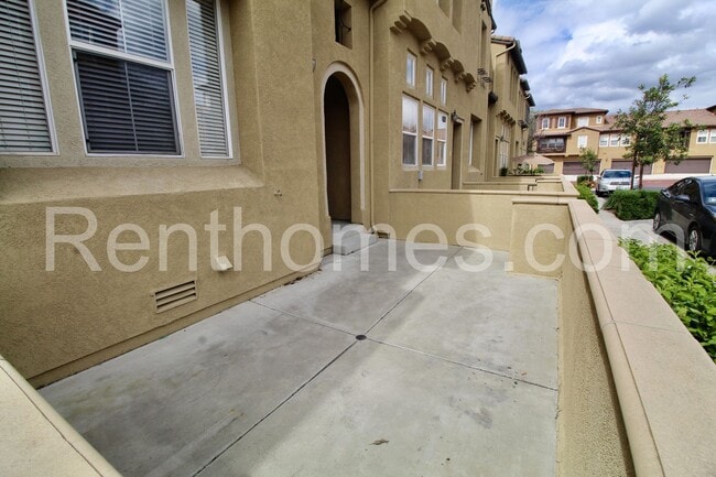 13330 Via Bellarado in San Diego, CA - Building Photo - Building Photo