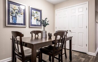 Armstrong Farm in Jeffersonville, IN - Foto de edificio - Building Photo