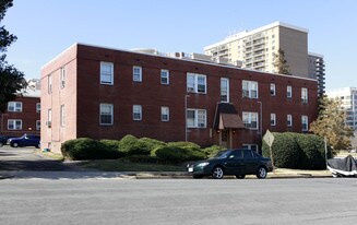 738 N Nelson St Apartments